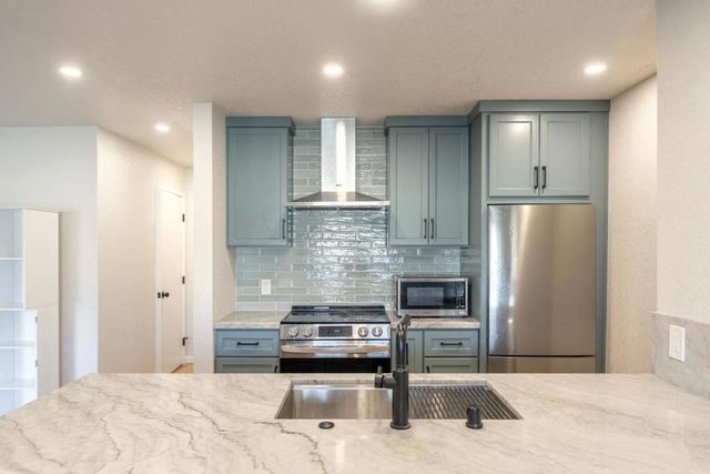 504 Ocean Avenue 2, Monterey, CA 93940