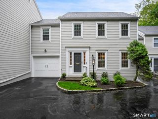 253 New Norwalk Road 5, New Canaan, CT 06840