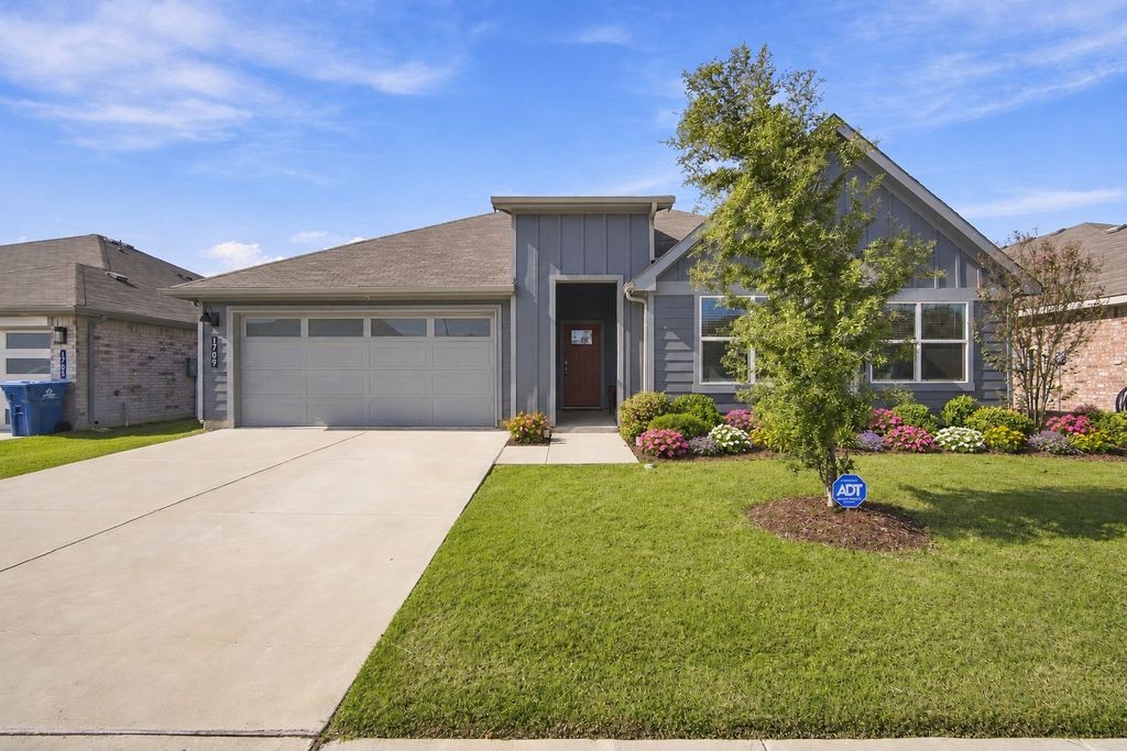 1709 Central Park Drive, Alvarado, TX 76009 — exterior