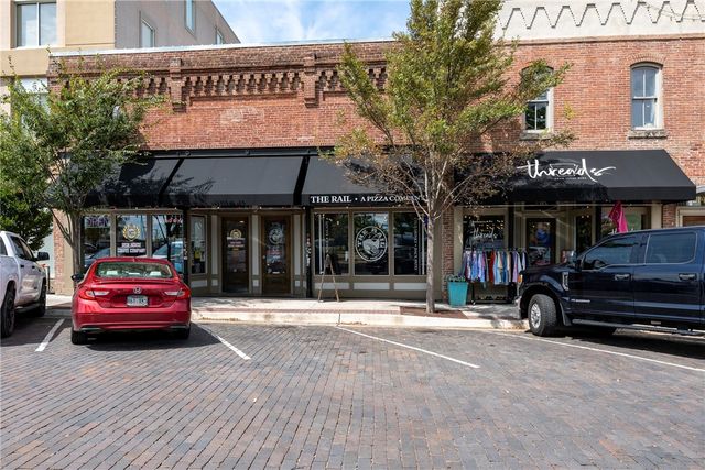 216 E Poplar Street 102, Rogers, AR 72756