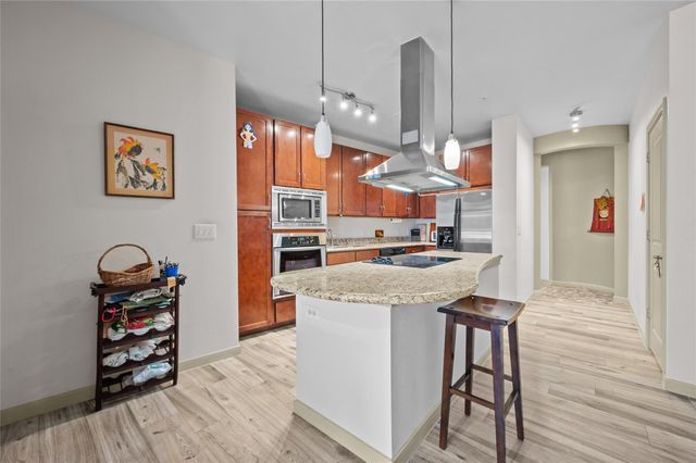 505 Jackson Hill Street 206, Houston, TX 77007