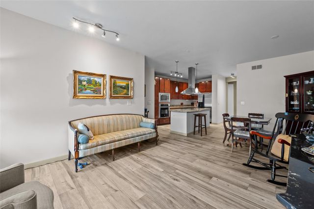 505 Jackson Hill Street 206, Houston, TX 77007