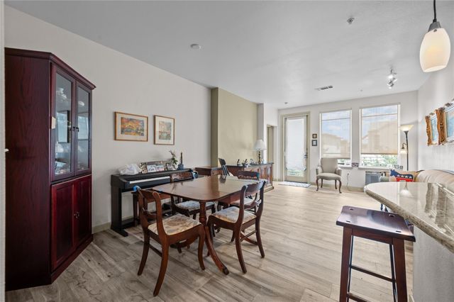 505 Jackson Hill Street 206, Houston, TX 77007