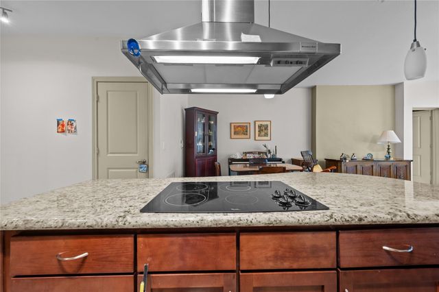 505 Jackson Hill Street 206, Houston, TX 77007