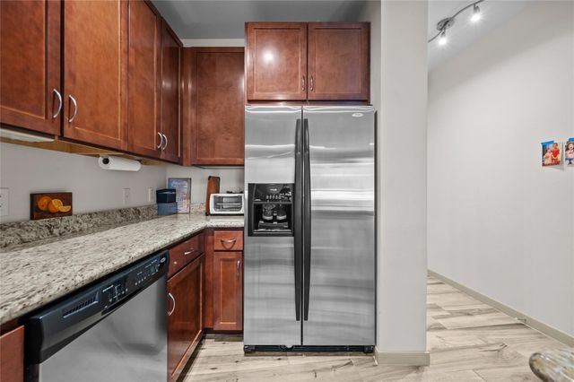 505 Jackson Hill Street 206, Houston, TX 77007