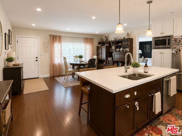 6525 Wilkinson Avenue, Los Angeles, CA 91606