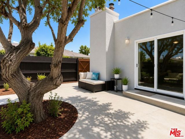 6525 Wilkinson Avenue, Los Angeles, CA 91606