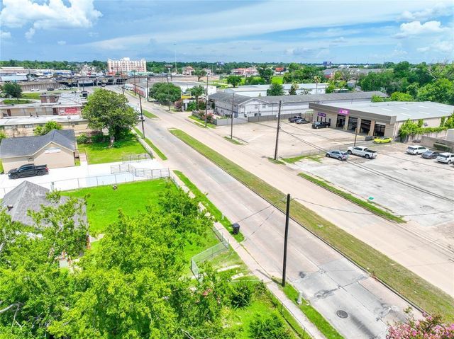 313 E Tidwell Road, Houston, TX 77022