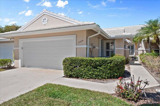 2424 SW Foxpoint Trail, Palm City, FL 34990