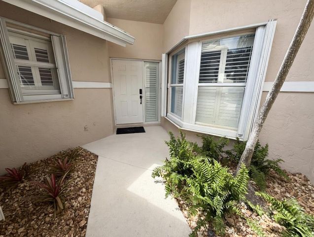 2424 SW Foxpoint Trail, Palm City, FL 34990