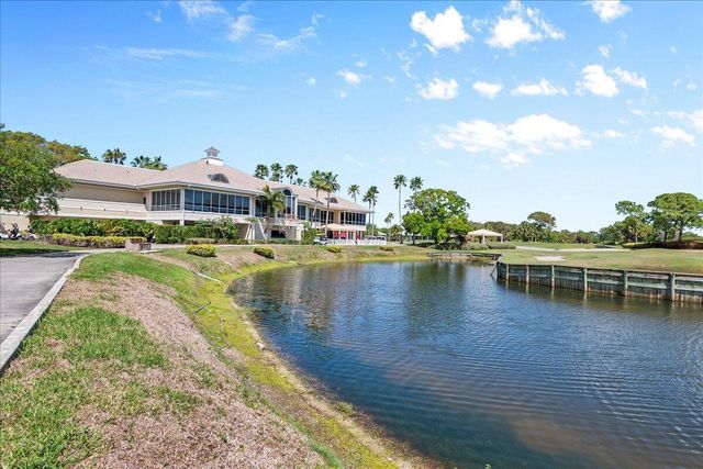 2424 SW Foxpoint Trail, Palm City, FL 34990