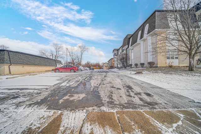 18559 Escanaba Avenue 201, Lansing, IL 60438
