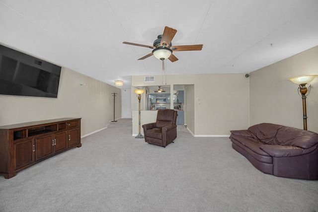 18559 Escanaba Avenue 201, Lansing, IL 60438