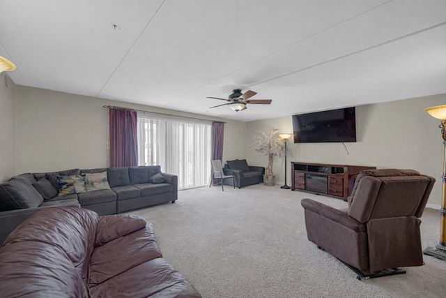 18559 Escanaba Avenue 201, Lansing, IL 60438