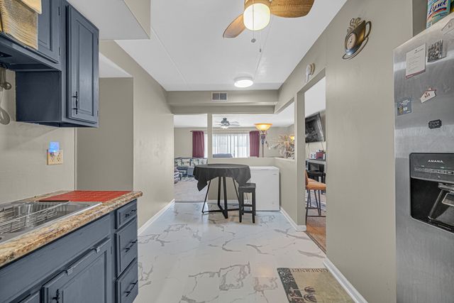 18559 Escanaba Avenue 201, Lansing, IL 60438