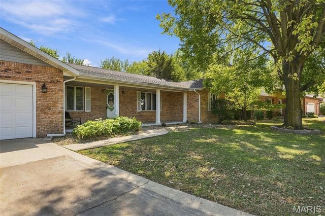 1727 Meadow Lane, Edwardsville, IL 62025