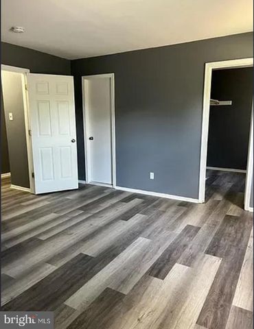 39 MIZZEN DR, Barnegat, NJ 08005