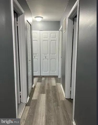 39 MIZZEN DR, Barnegat, NJ 08005