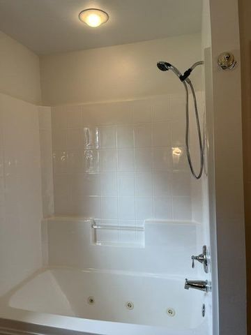 S80W36100 Oak Ridge DRIVE, Eagle, WI 53119