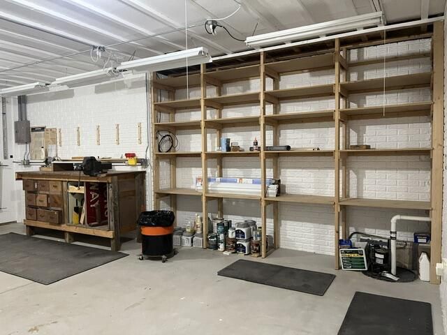 S80W36100 Oak Ridge DRIVE, Eagle, WI 53119