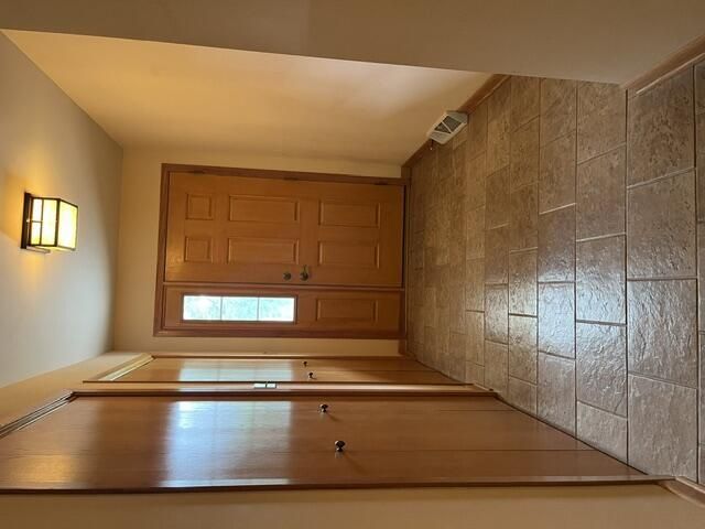 S80W36100 Oak Ridge DRIVE, Eagle, WI 53119