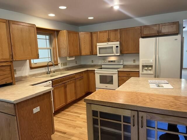 S80W36100 Oak Ridge DRIVE, Eagle, WI 53119