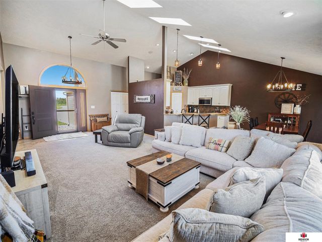 61032 732nd Road, Sterling, NE 68443