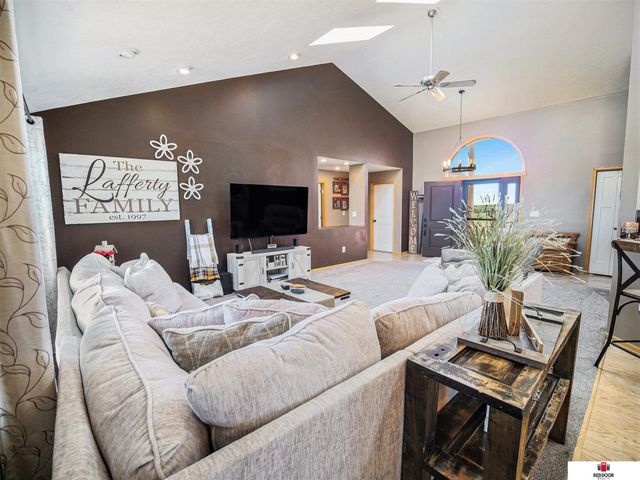 61032 732nd Road, Sterling, NE 68443