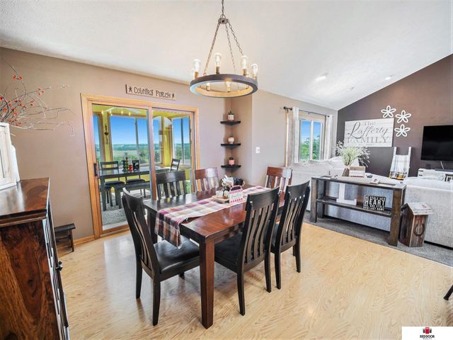 61032 732nd Road, Sterling, NE 68443