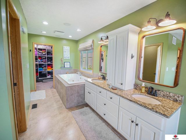 61032 732nd Road, Sterling, NE 68443