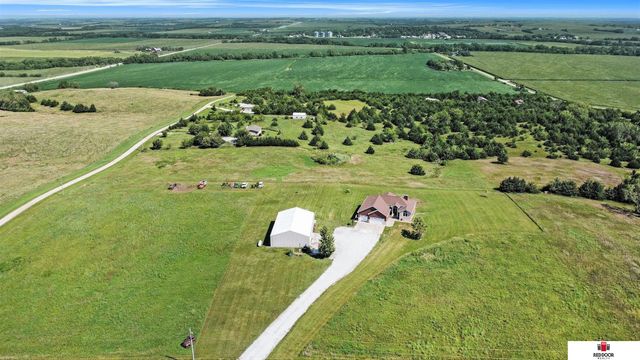 61032 732nd Road, Sterling, NE 68443