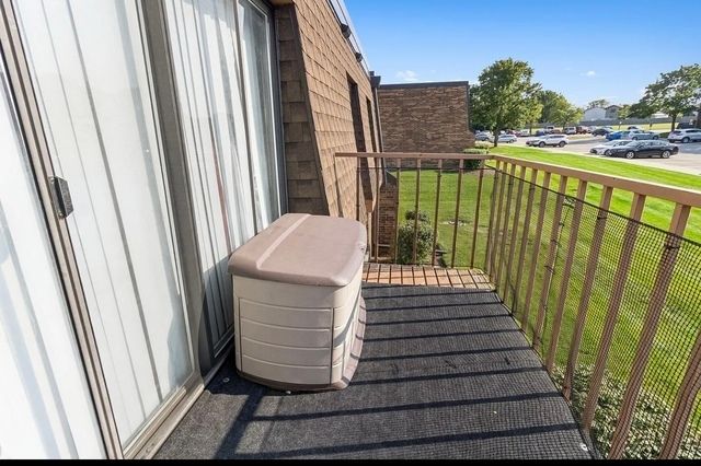 711 TIPPERARY Court 2D, Schaumburg, IL 60193