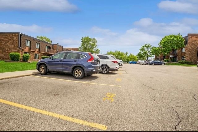 711 TIPPERARY Court 2D, Schaumburg, IL 60193