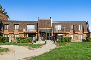 711 TIPPERARY Court 2D, Schaumburg, IL 60193