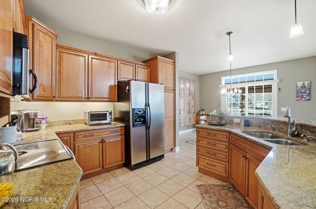 2334 Sunflower Court, Perrysburg, OH 43551