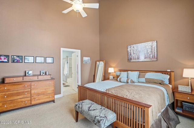 2334 Sunflower Court, Perrysburg, OH 43551