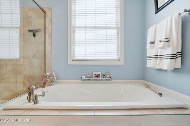 2334 Sunflower Court, Perrysburg, OH 43551