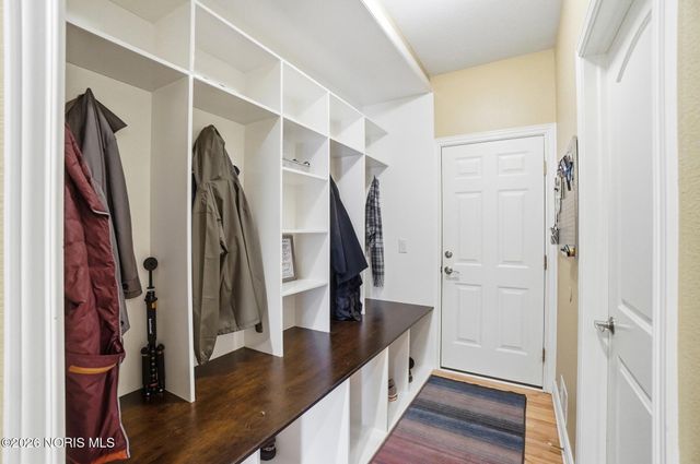 2334 Sunflower Court, Perrysburg, OH 43551