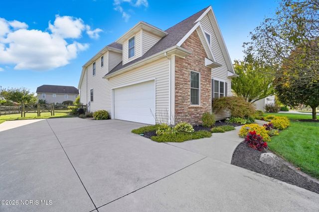 2334 Sunflower Court, Perrysburg, OH 43551