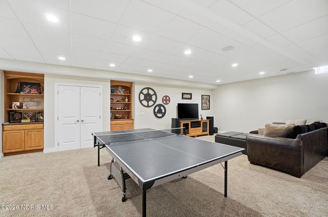 2334 Sunflower Court, Perrysburg, OH 43551