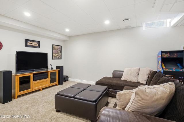 2334 Sunflower Court, Perrysburg, OH 43551