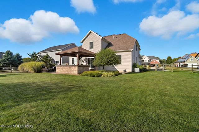 2334 Sunflower Court, Perrysburg, OH 43551