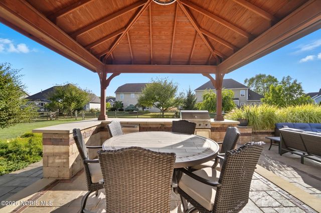 2334 Sunflower Court, Perrysburg, OH 43551