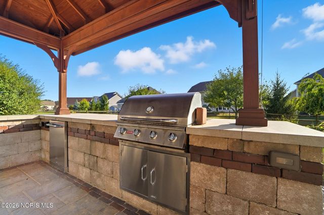 2334 Sunflower Court, Perrysburg, OH 43551