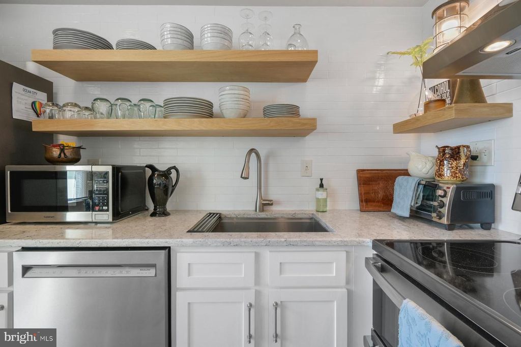 Image 7 of property listing at 10700 COASTAL HWY #2509, Ocean City, MD 21842