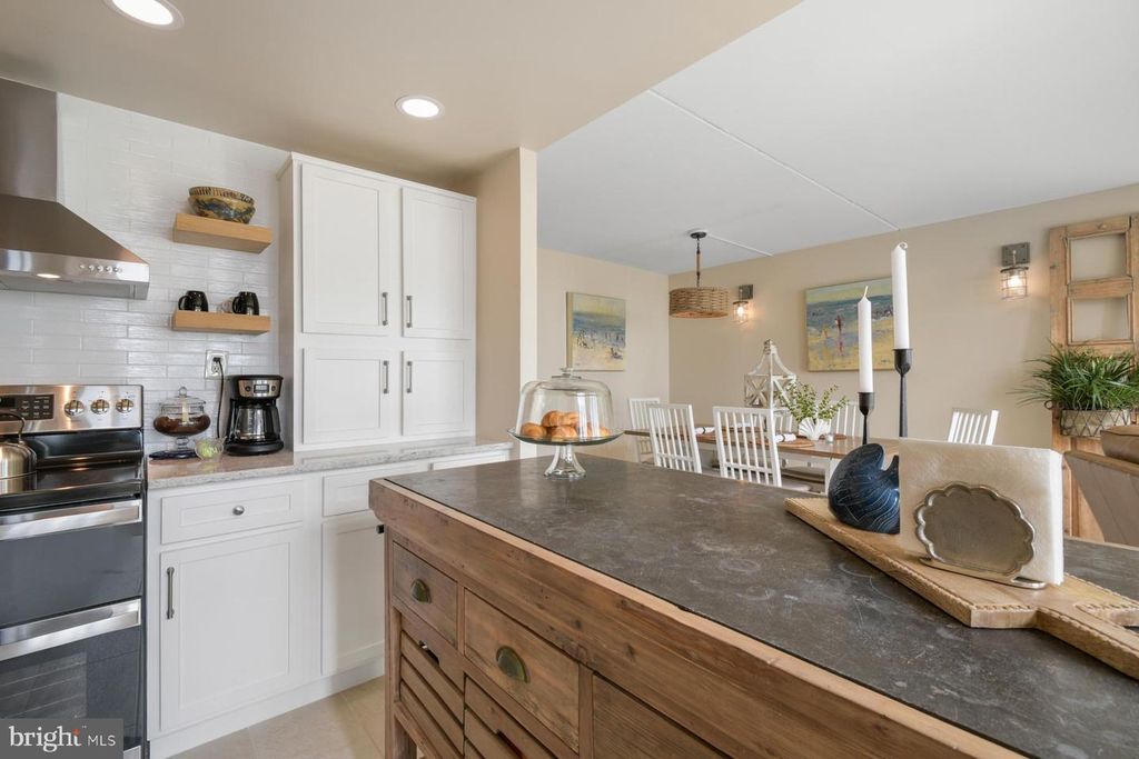 Image 8 of property listing at 10700 COASTAL HWY #2509, Ocean City, MD 21842