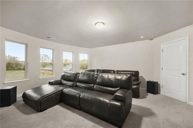 689 S Jeff Davis Drive, Fayetteville, GA 30215