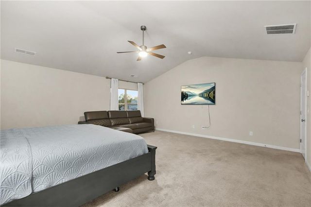 689 S Jeff Davis Drive, Fayetteville, GA 30215