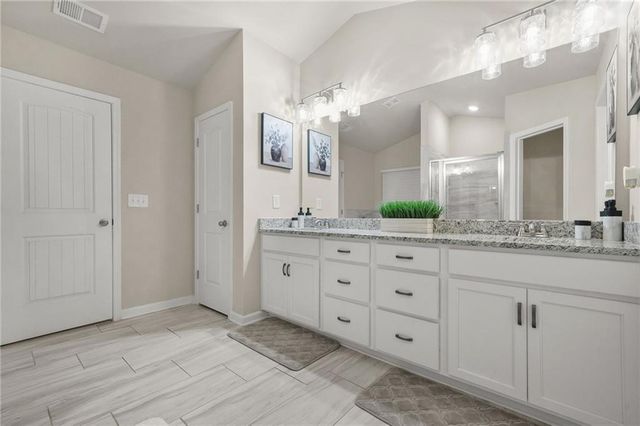 689 S Jeff Davis Drive, Fayetteville, GA 30215