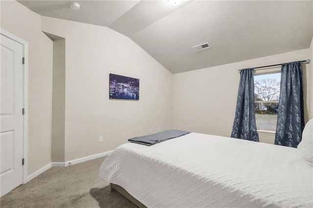 689 S Jeff Davis Drive, Fayetteville, GA 30215